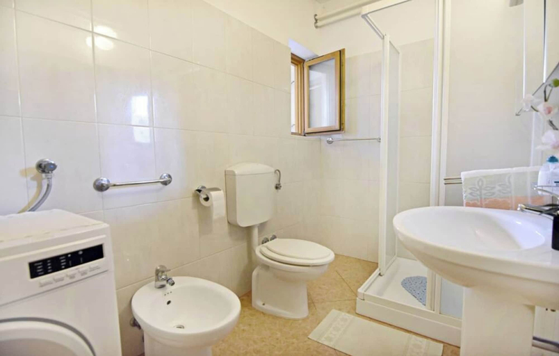 Bathroom 5, Quiet Stay With Garden View, Umag