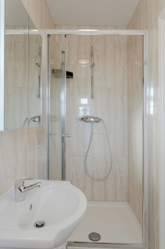 Bathroom 3, Room-family Room With Private Bathroom, London