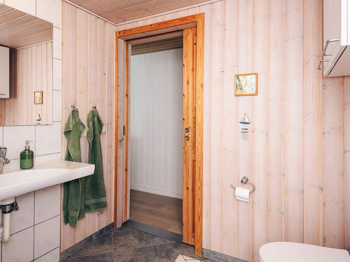 Bathroom 5, 4 Star Holiday Home in Glesborg, Norddjurs