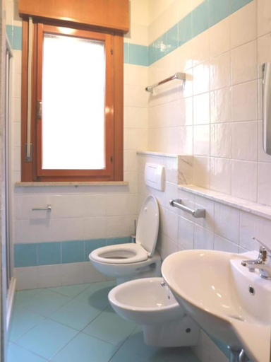 Bathroom 3, Practical Family Stay in a Quiet Area, Udine