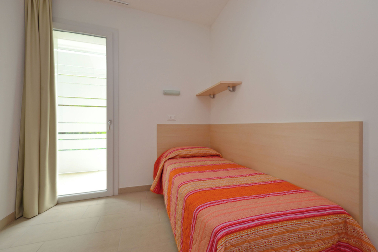 Room 3, Chic Retreat With Pool and Balcony, Udine