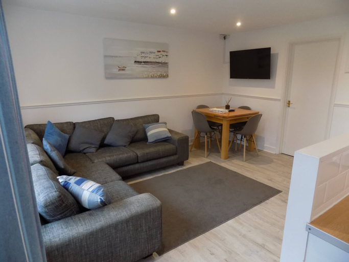 Others 1, Cosy Cabin Retreat in Ilfracombe, North Devon, Devon