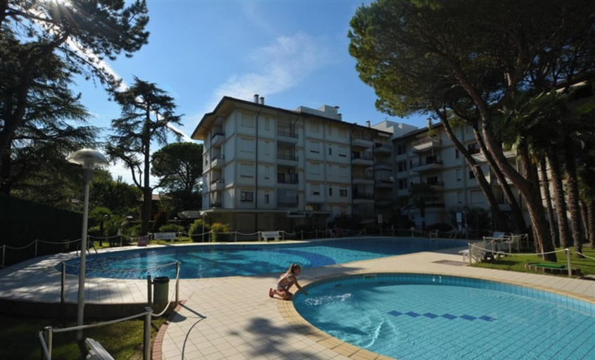 Pool 3, Nice Flat in a Residence With Common Pool in Lignano, Udine