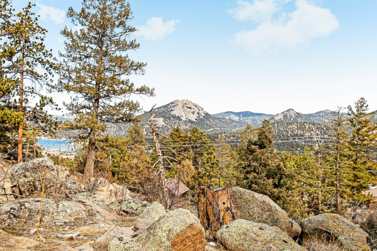 Mountain view 5, Cozy Cabin on 4 Acres With Kitchen & Furnished Deck, Lake Views, Larimer