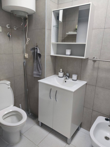 Bathroom 2, 2-bedroom Apartment-close to Beaches and Center, Alicante