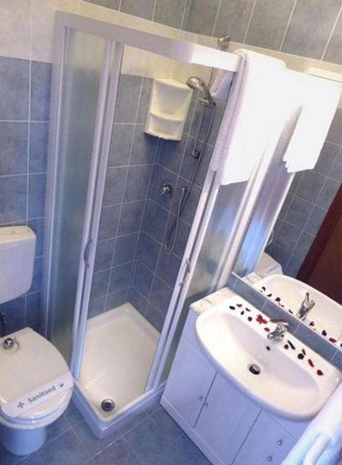 Others 5, Comfortable Flat With Pool in a Excellent Location, Venezia