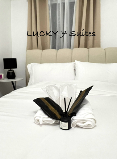 Room 1, Welcome to Lucky7suites, Parañaque