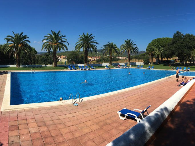Pool 4, Cozy Glamping Chalet in Palamós With Garden View, Girona