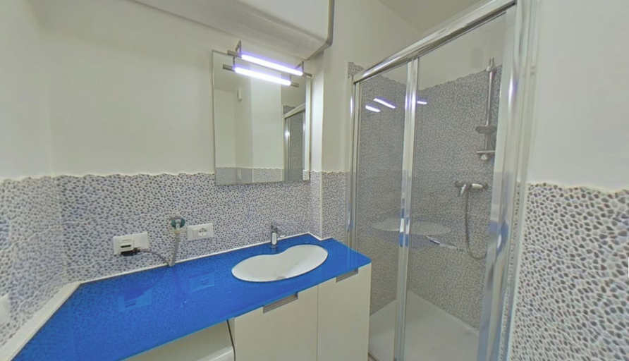 Bathroom, Wide Sea-front Apartment-10 Metres From the Beach, Udine