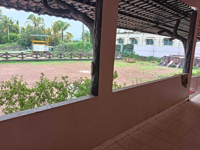 Property grounds 5, Stone Wood Stay, Uttara Kannada