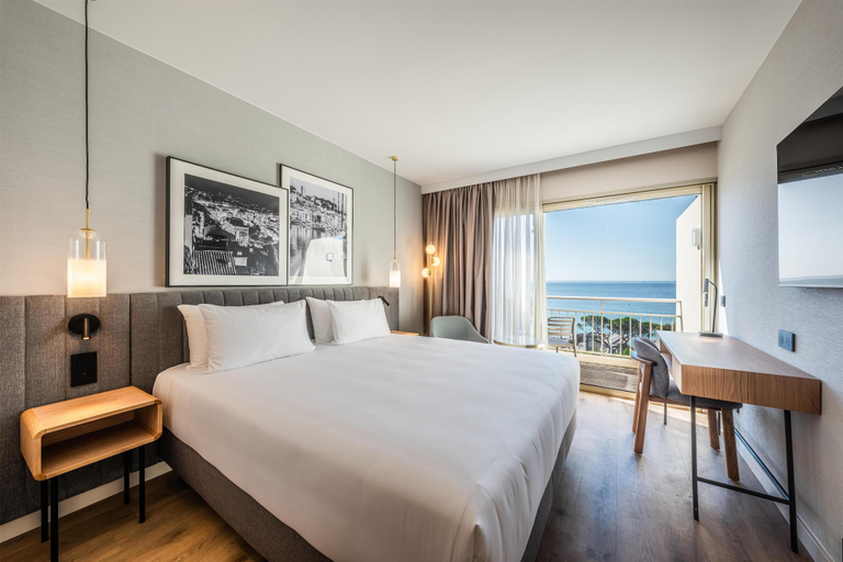 Bedroom 3, Radisson Hotel Cannes Seaside, Alpes-Maritimes
