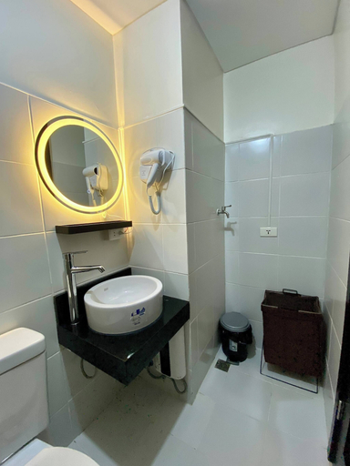 Bathroom 4, Kasara T1-4k Urban Staycation, Pasig City