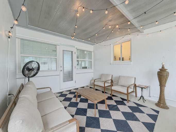 Living area 5, The Blue Heron, Pinellas