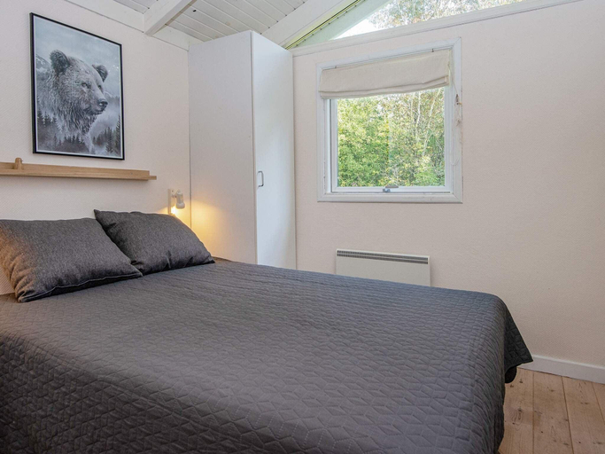 Bedroom 2, 4 person holiday home in Oksbøl, Varde