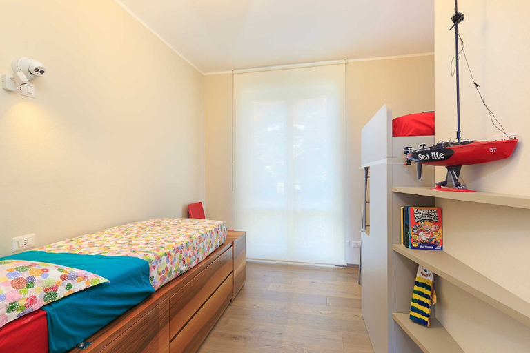 Room 3, Lakefront Holiday Home, Novara