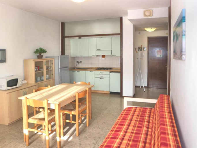 Dining room, Reliable Flat for a Great Beach Holiday, Udine