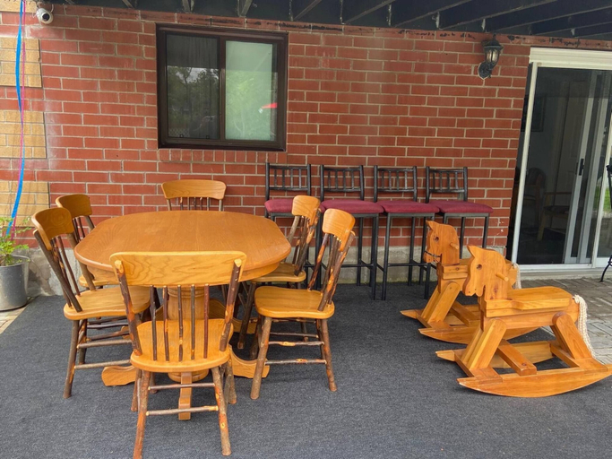 Outdoor dining 4, 5 Bedroom Cottage at Rice Lake!, Northumberland