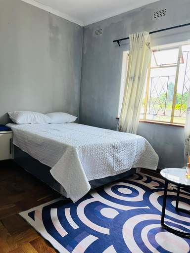 Room 2, Maphosa, Harare