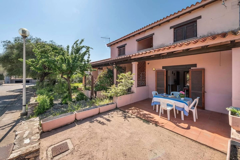 Exterior & Views, Perfectly Located Flat in San Teodoro, Nuoro