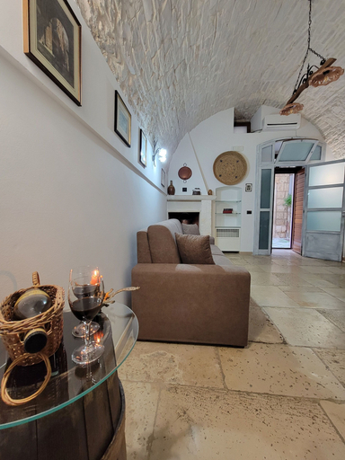 Dining room 5, Giovinazzo Historic Apulia, Bari