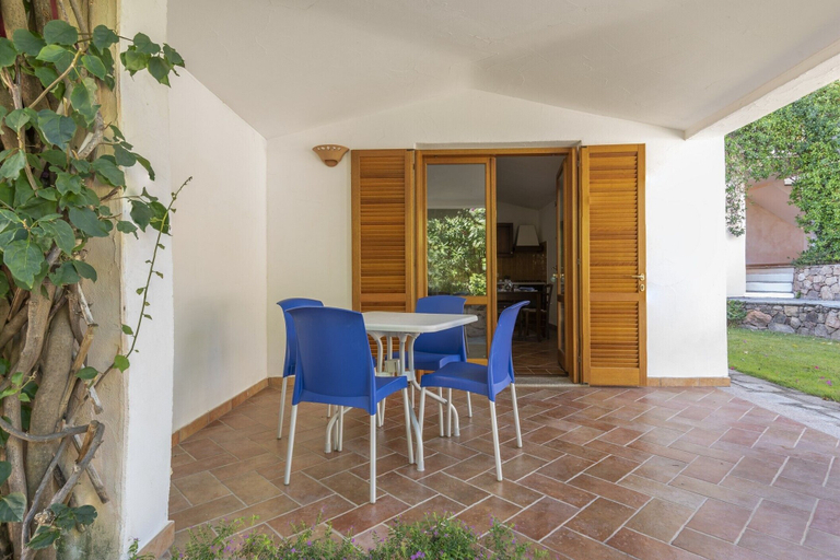 Outdoor dining 5, Stunning Residence Bouganvillage Studio Sleeps 2 Plus Child bed, Nuoro