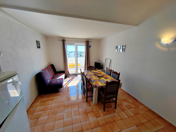Dining 5, Close to Center Apartment Poly 1 G, Novalja