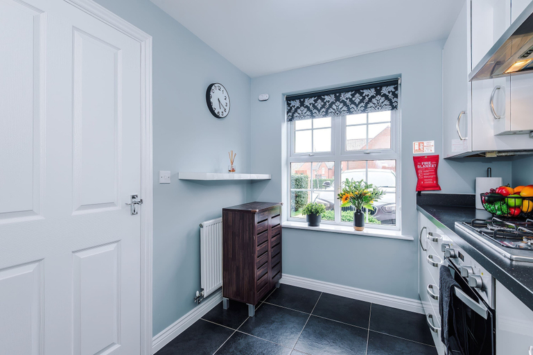 Room 4, Spacious 3 Bed in Northwich Perfect for Groups, Cheshire West and Chester
