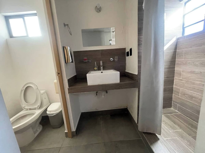 Bathroom 5, Modern Home With Pool, Garden & 24 7 Security, García