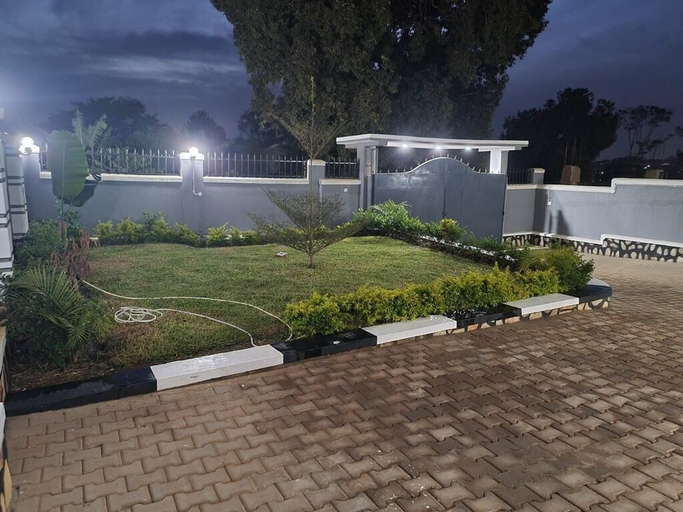 Others 4, Beautiful Family House, Jinja