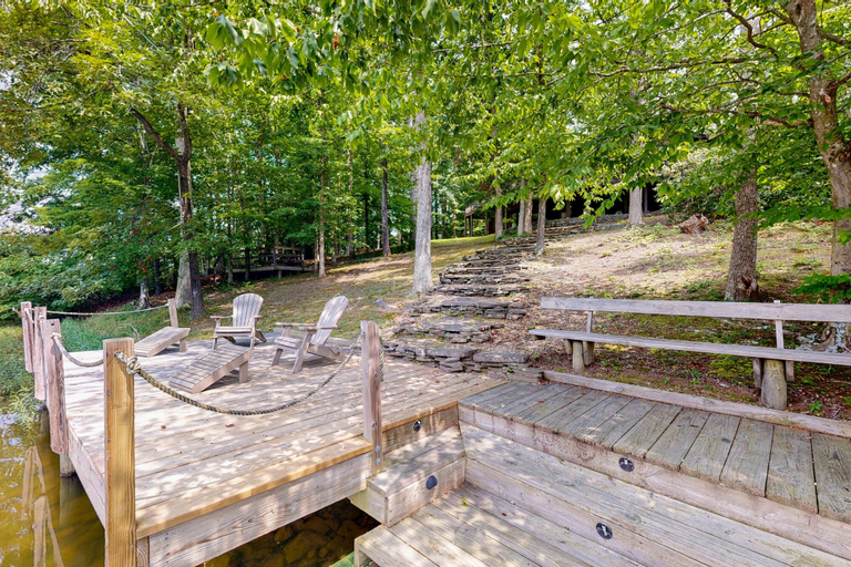 Terrace/patio 4, Lakefront Escape With Private Docks, Three-season Room, and Spacious Bunk Room, Louisa