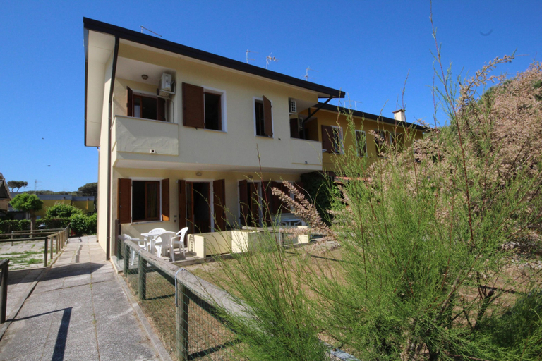 Exterior 3, Relax in our Flat With Garden in Rosolina, Rovigo