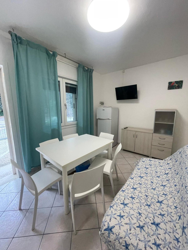 Dining, Comfortable Flat With Private Garden in Rosolina, Rovigo