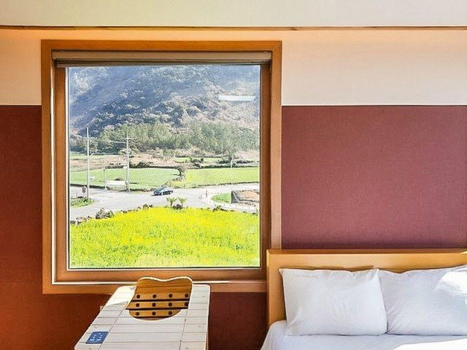 Bedroom 2, Stay at Sanbangsan Mountain Pension, Seogwipo, Seogwipo