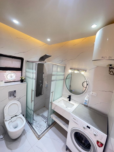 Bathroom 2, Central Tiny Studio for Rent 409, Salt