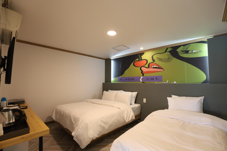 Bedroom 3, Chungju Gana Inn, Chungju