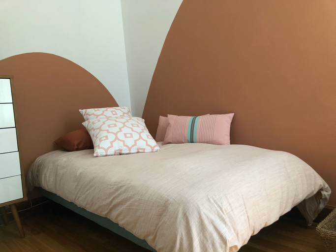 Others 2, The Cocooning Apartment of Total Comfort, Montréal