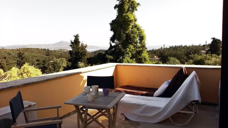 Balcony 2, Crete Holiday Rental Small Village Close to Beaches -sharing a Large Pool, Crete