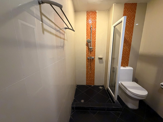 Bathroom 5, Modern Studio With Balcony and Pool - Pratumnak Hill, Pattaya