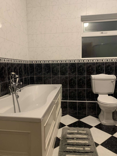 Bathroom 5, Room-room 4, Williamstown, Ireland