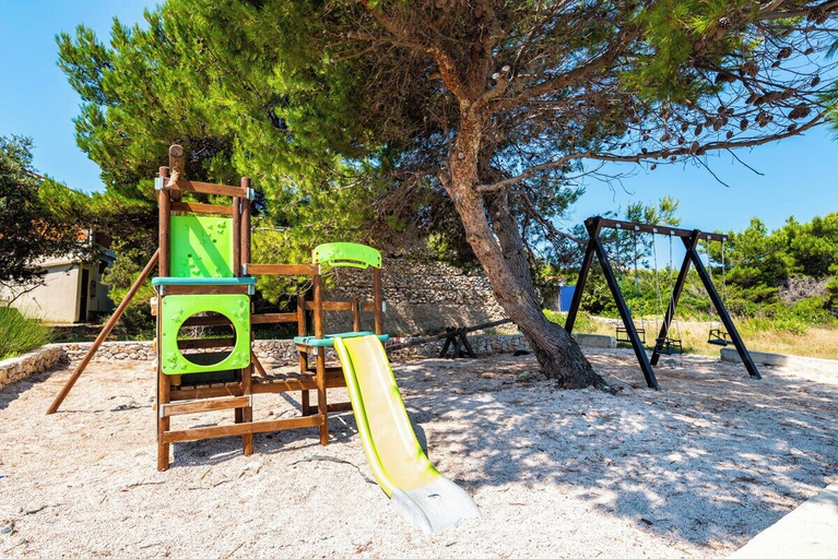 Children's area, Room-caravan Near the sea 4, Preko