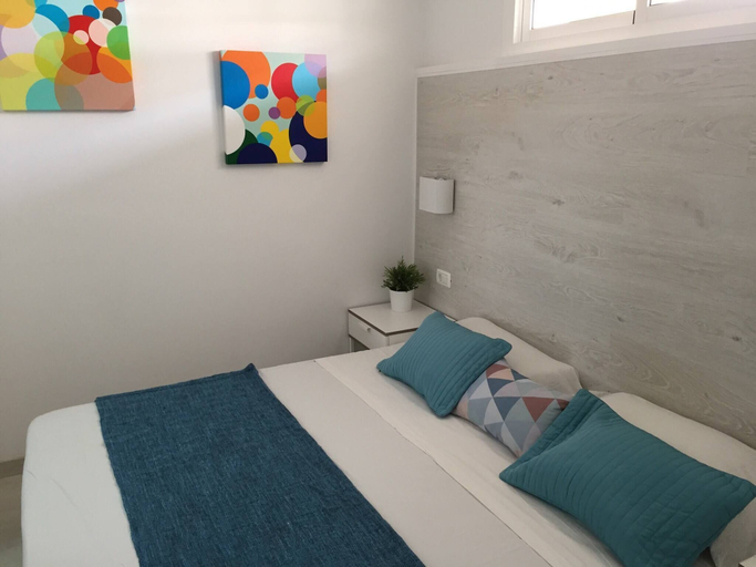 Room 5, Delicious Los Cristianos,achacay,2bdr & 2bathr Beach Close Wifi Free, Santa Cruz de Tenerife