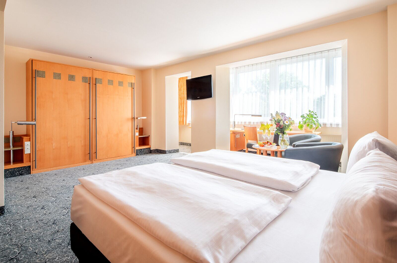 Bedroom 4, Abacus Tierpark Hotel Berlin, Berlin