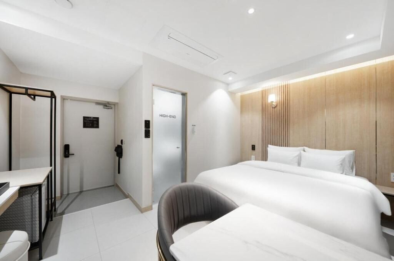 Room 2, High-end Hotel, Jangseong