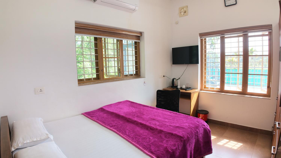 Bedroom, BIKI'S PALM VILLA, Kottayam