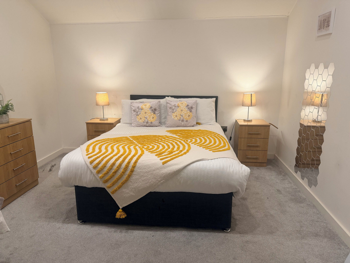 Room 2, Longstay Family & Contractor, Wi-fi, Discounts, Bradford