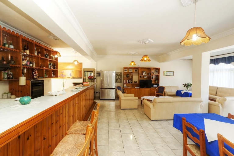 Others 5, Room-spacious One Bedroom Apartment in P