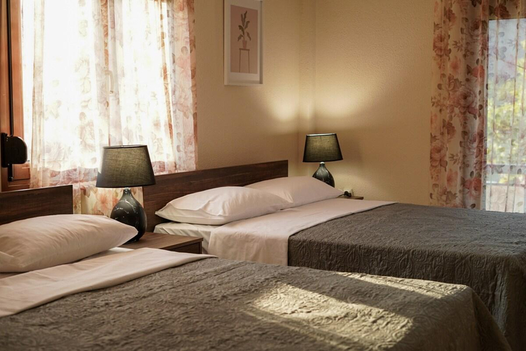 2, Arados Family Residence, Thessaly