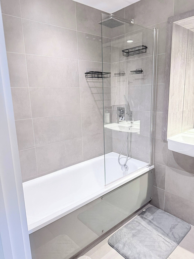 Bathroom 5, Charming Cozy One-bedroom Apartment With Ps5, Birmingham