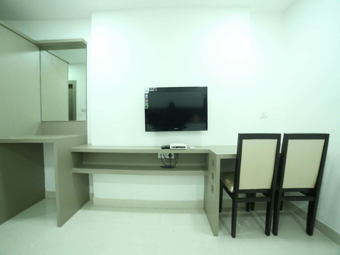 Others 5, Cosy Room With Private Bath And Work Desk, Hyderabad