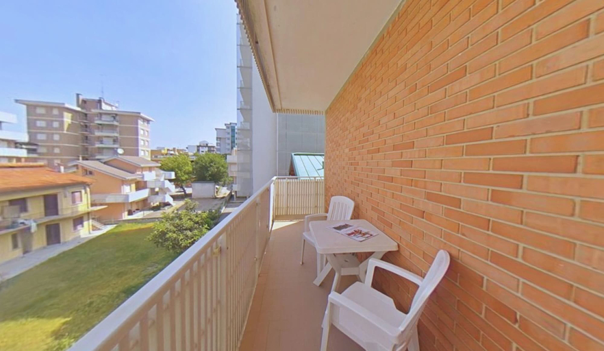 Balcony 5, Simple and Comfy Base for Families and Groups, Udine